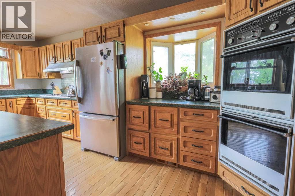 5314 57 Avenue — photo 3