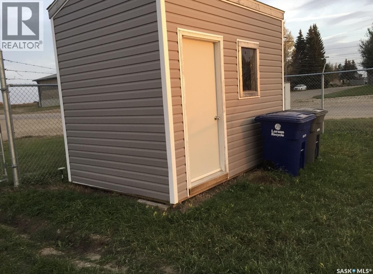 413 Railway STREET — photo 3