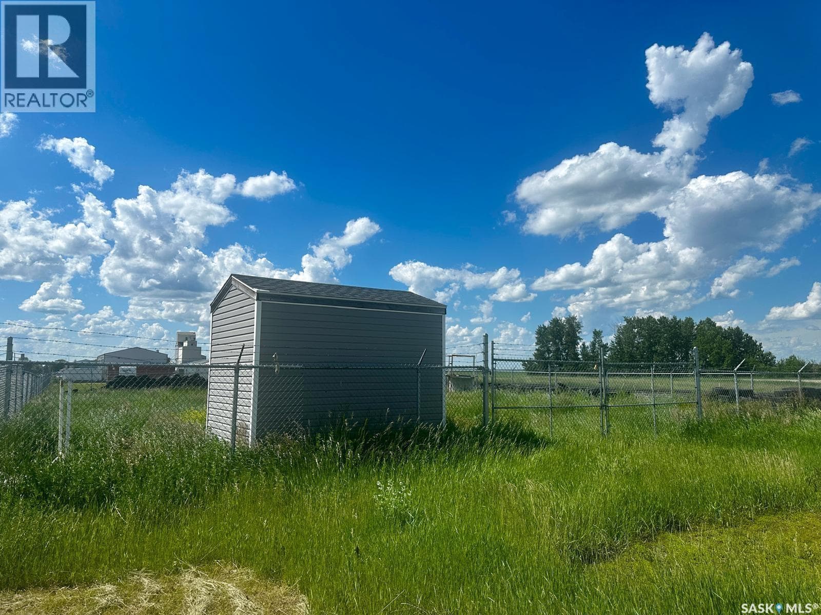 413 Railway STREET — photo 4