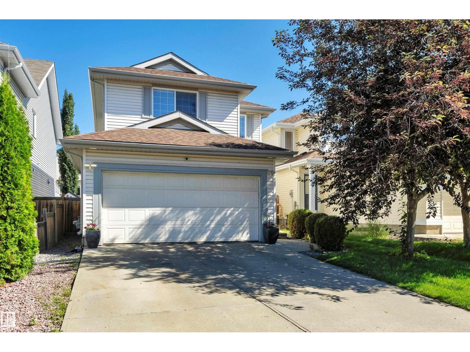 5912 8 AV SW — photo 2