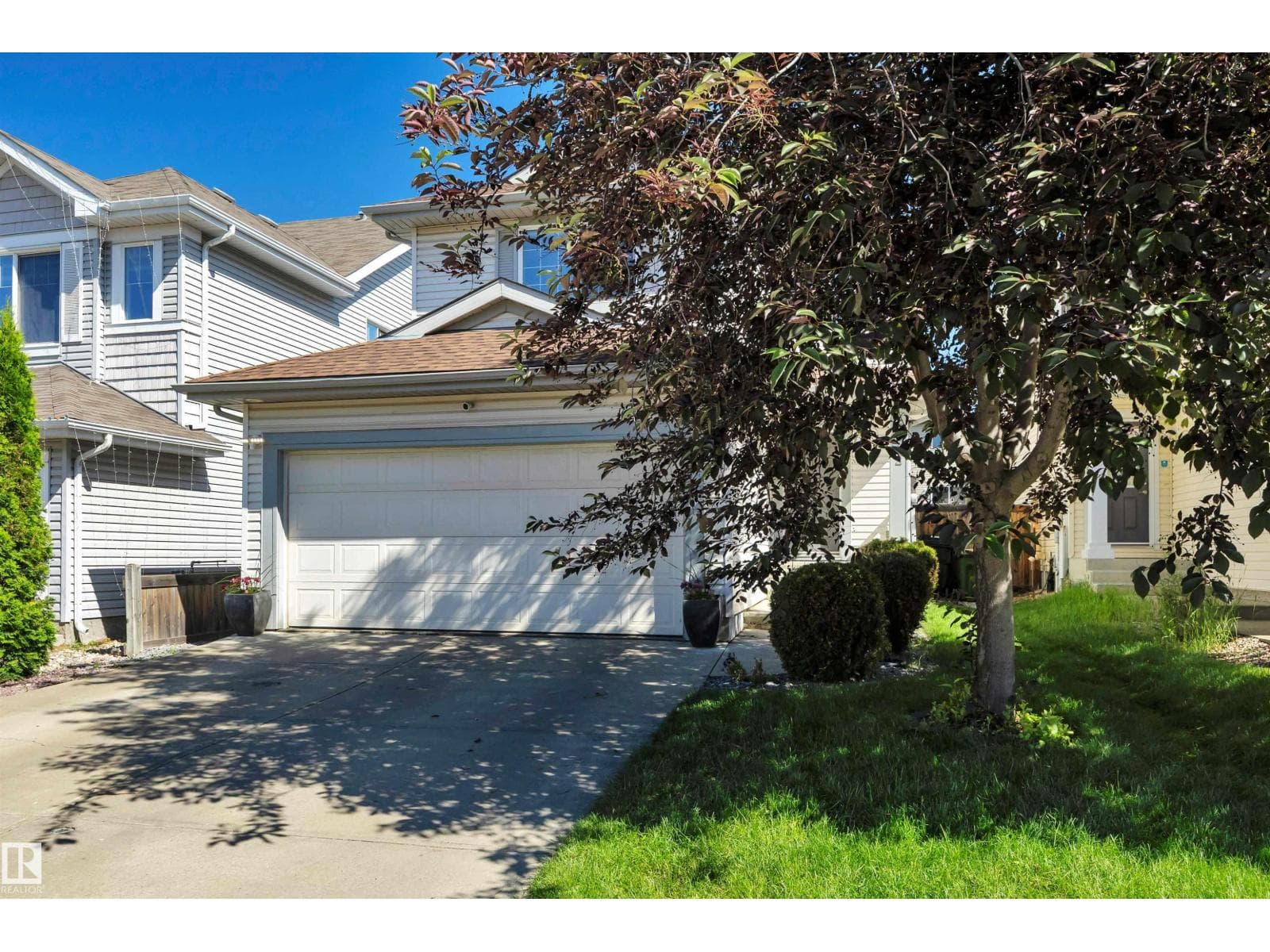 5912 8 AV SW — photo 3