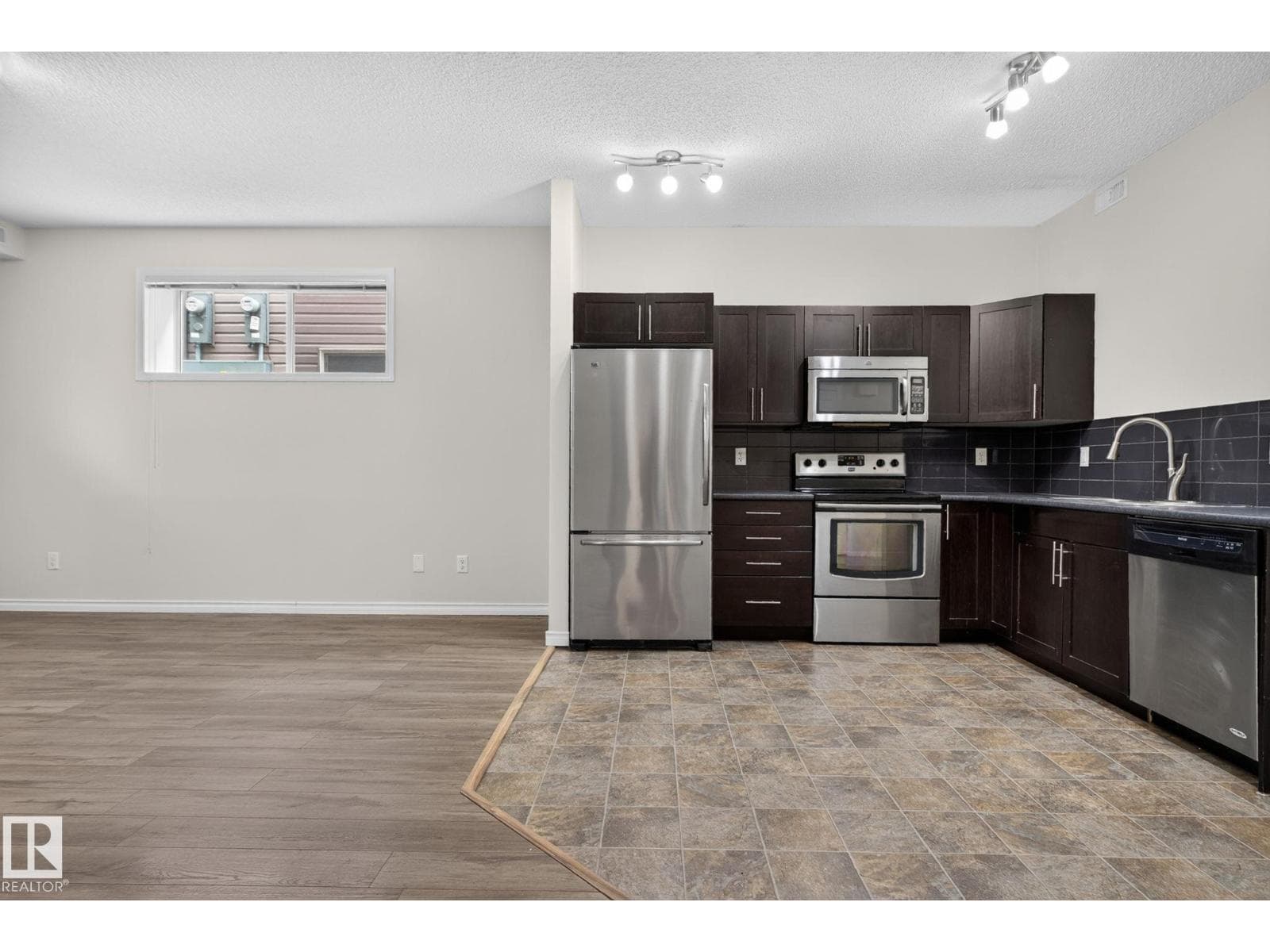 #18 6520 2 AV SW — photo 5