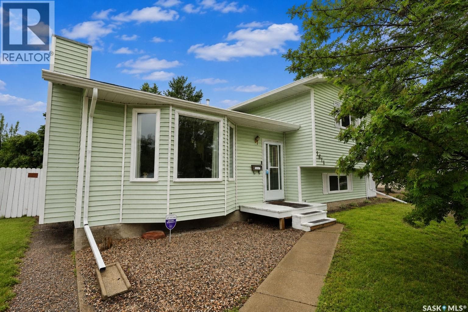 1611 Olive Diefenbaker DRIVE — photo 2