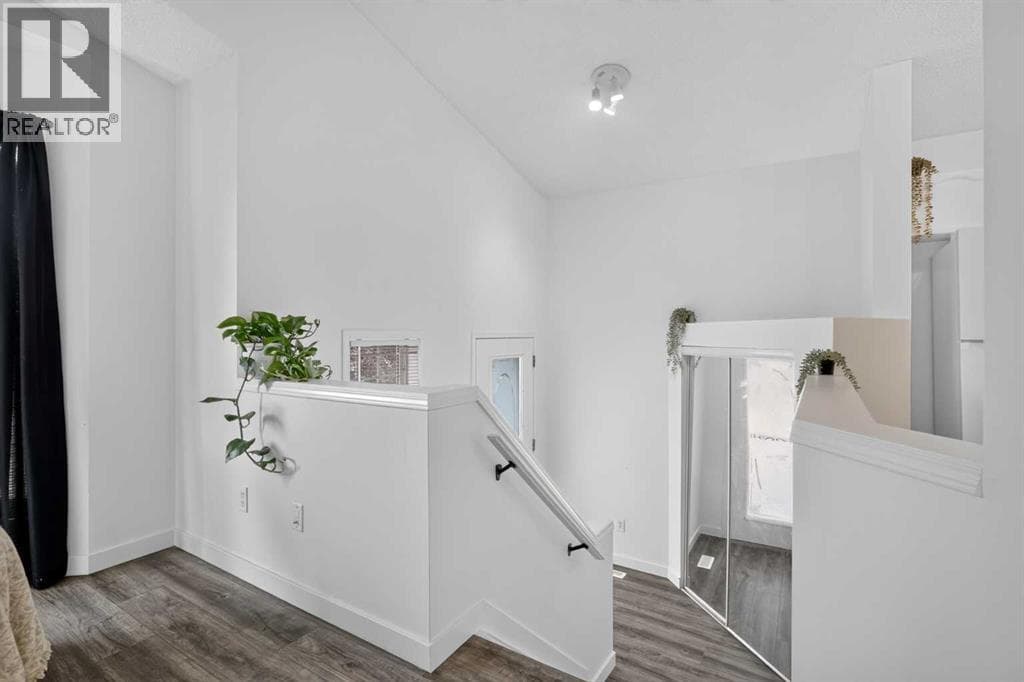 113 Mt Lorette Place SE — photo 2