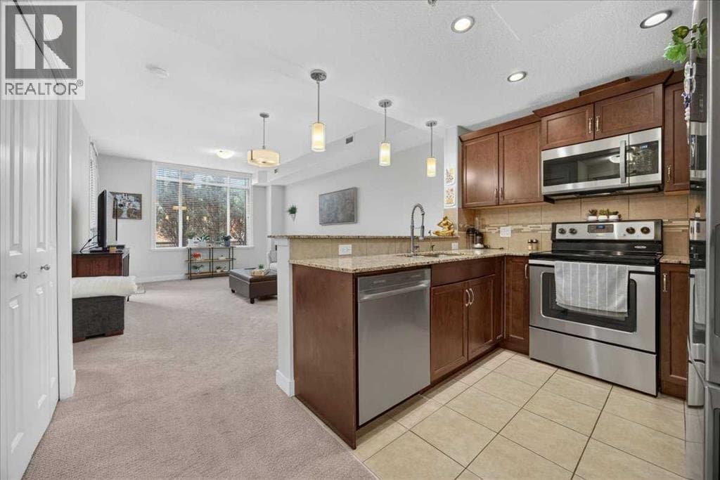 107, 16 Varsity Estates Circle NW — photo 5
