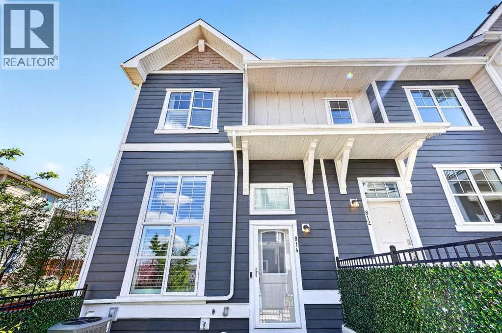814 Cranbrook Walk SE — photo 4