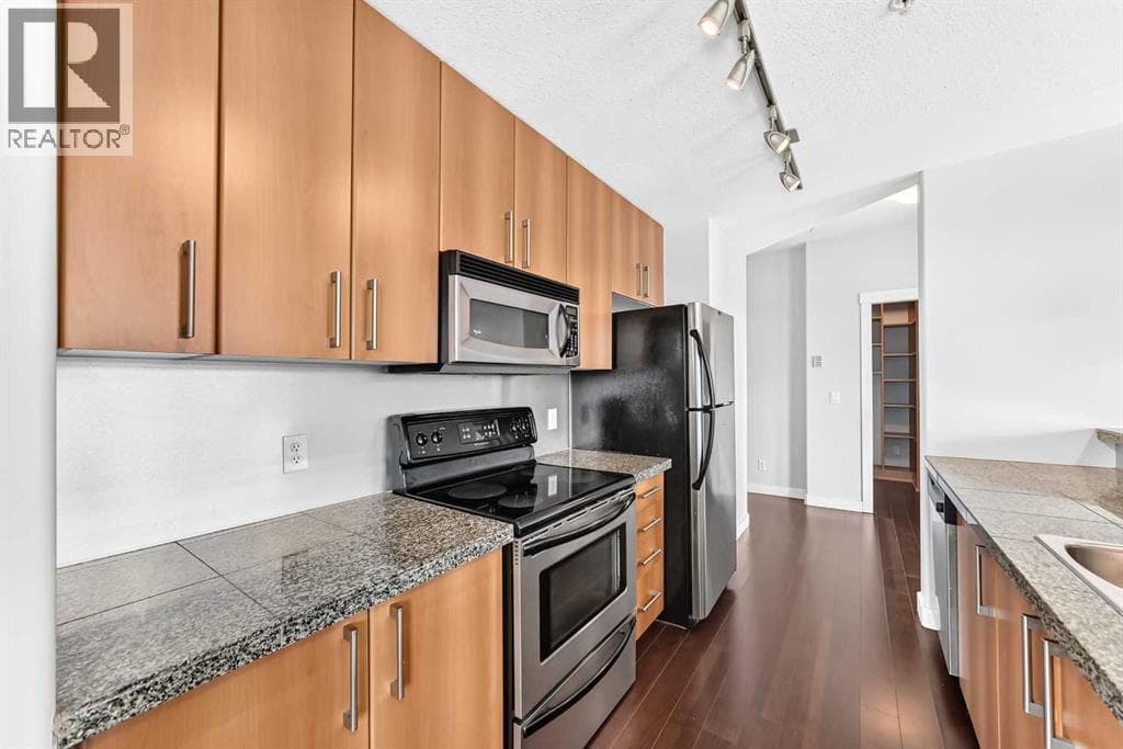 402, 1010 Centre Avenue NE — photo 4