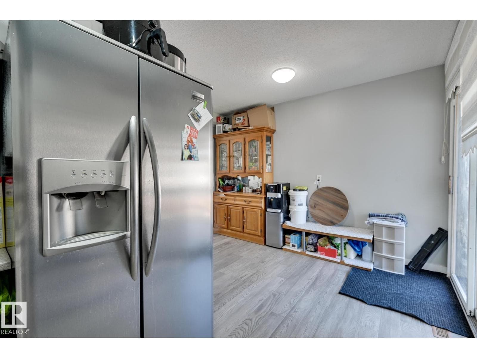 4628 37 AV NW — photo 4