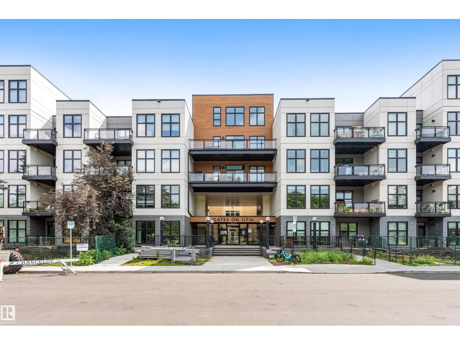 #105 10531 117 ST NW