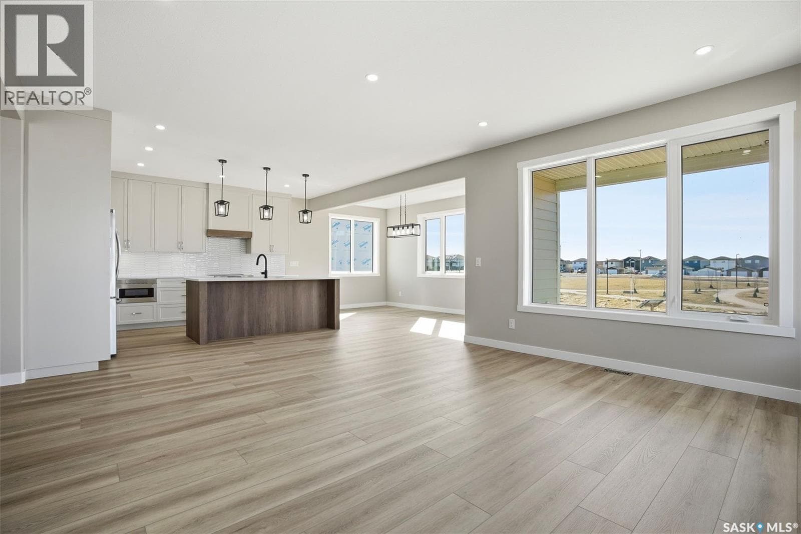435 Sharma CRESCENT — photo 5