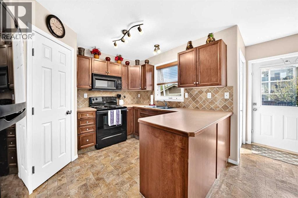 79 Lawford Avenue — photo 3