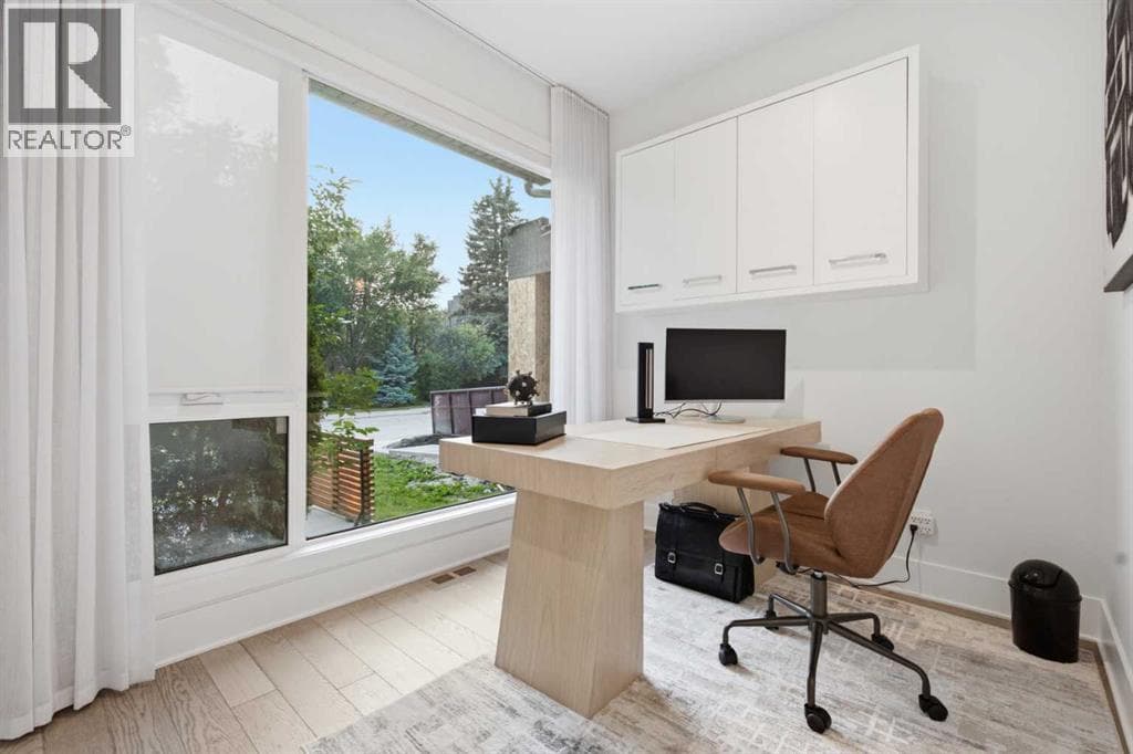 4318 17 Street SW — photo 4