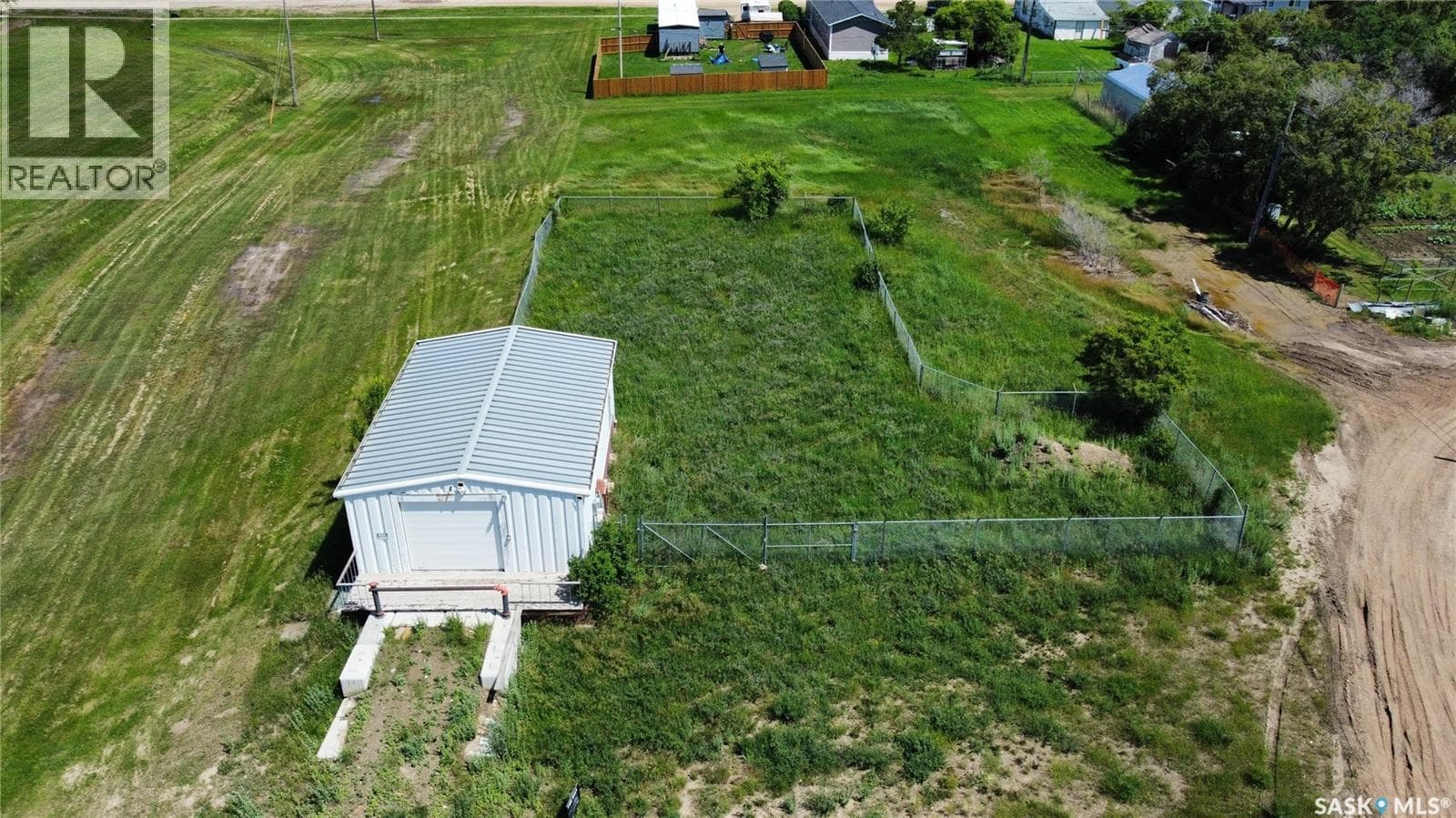 901 Railway AVENUE — photo 3