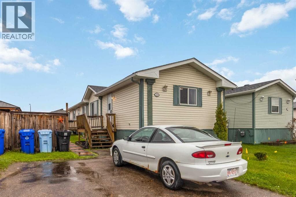269 MCKINLAY Crescent