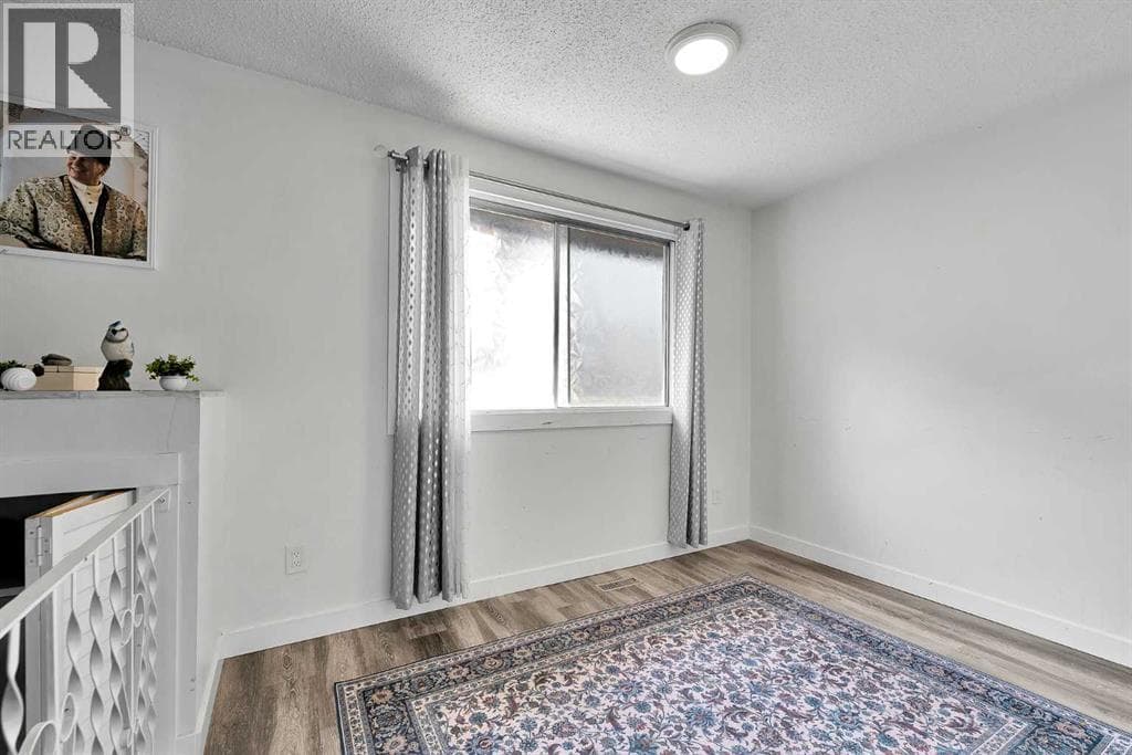 3, 4543 7 Avenue SE — photo 4