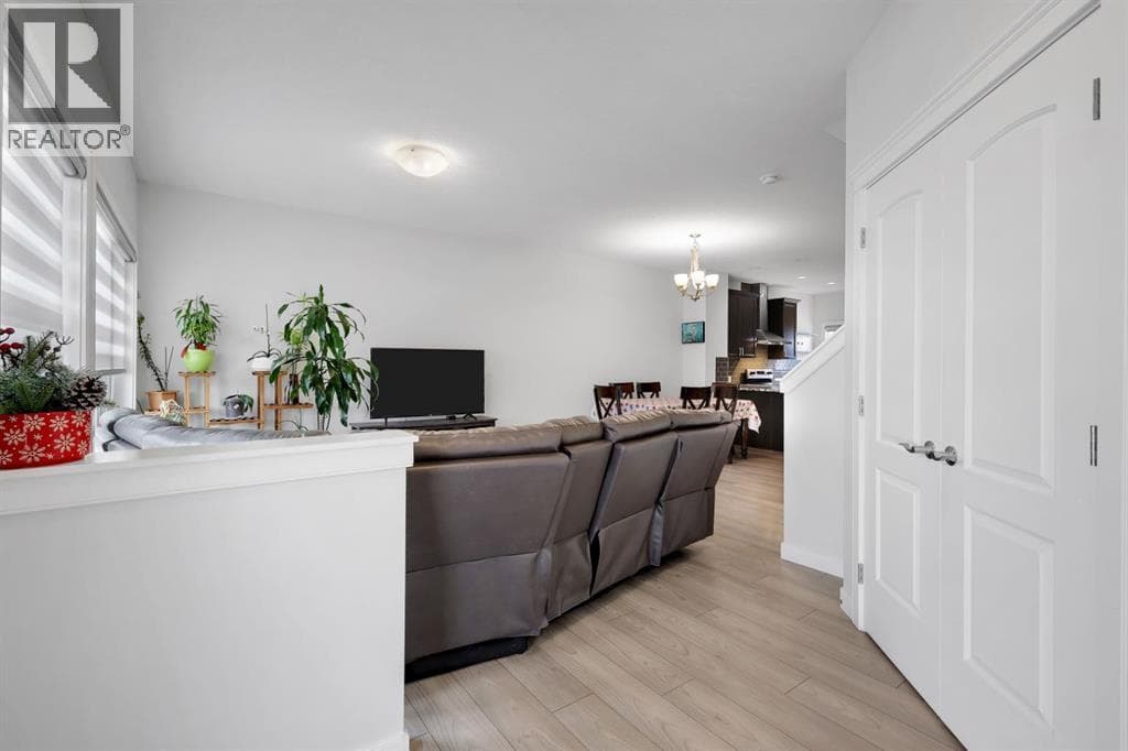 56 Corner Meadows Park NE — photo 3