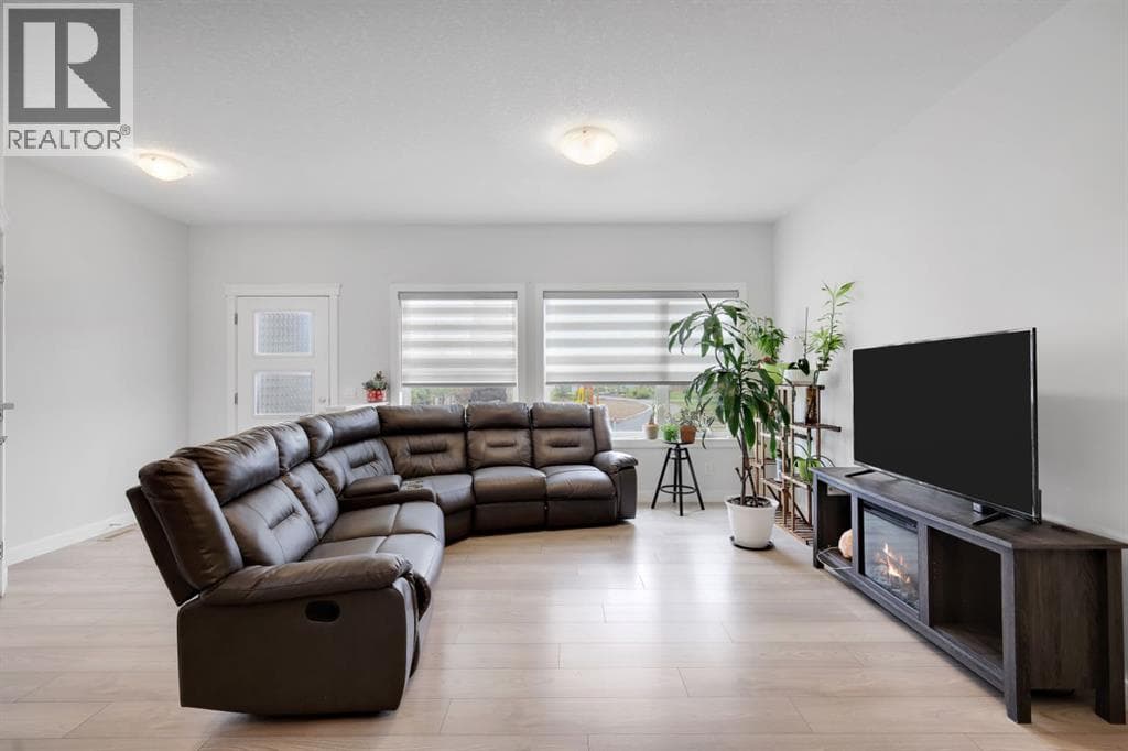 56 Corner Meadows Park NE — photo 4