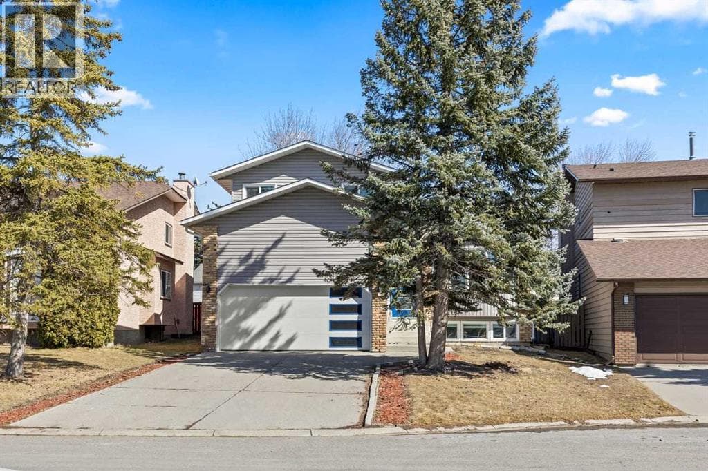 55 Whitehaven Crescent NE