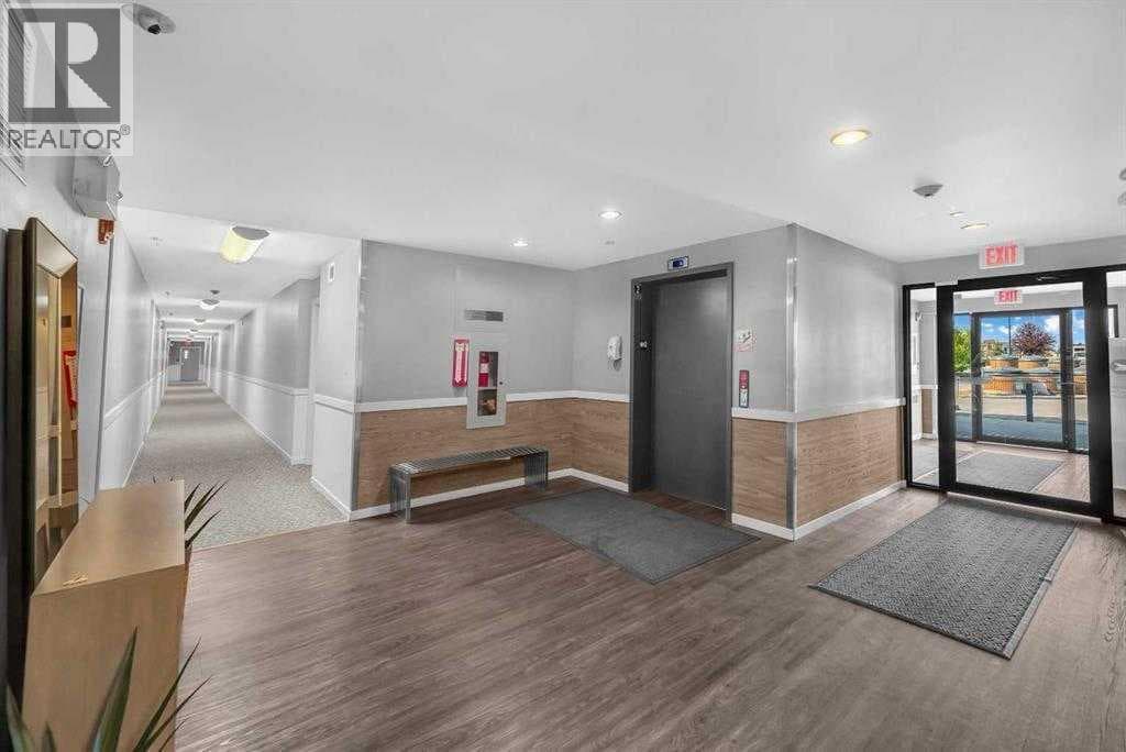 2208, 181 Skyview Ranch Manor NE — photo 4