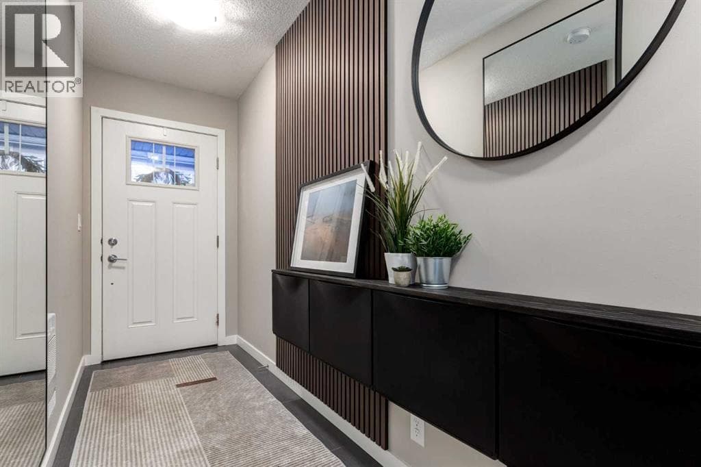 92 Copperstone Common SE — photo 2