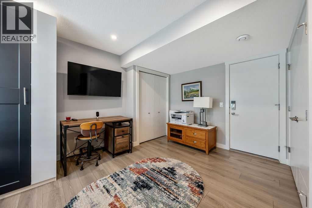 869 Cranston Avenue SE — photo 3