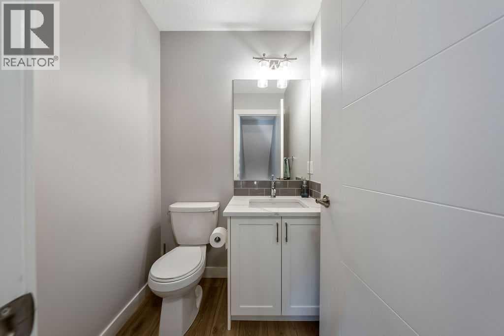 869 Cranston Avenue SE — photo 5