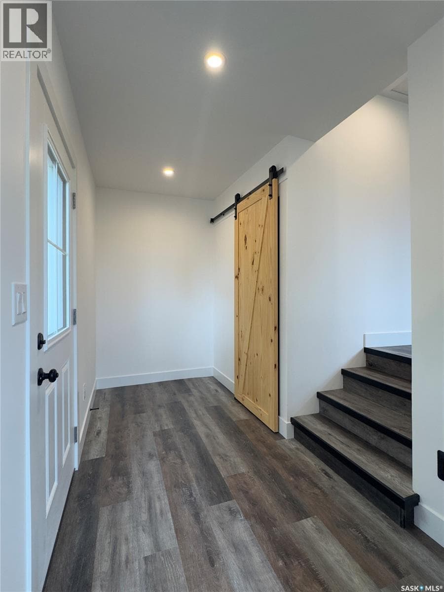 324 Penner STREET — photo 3