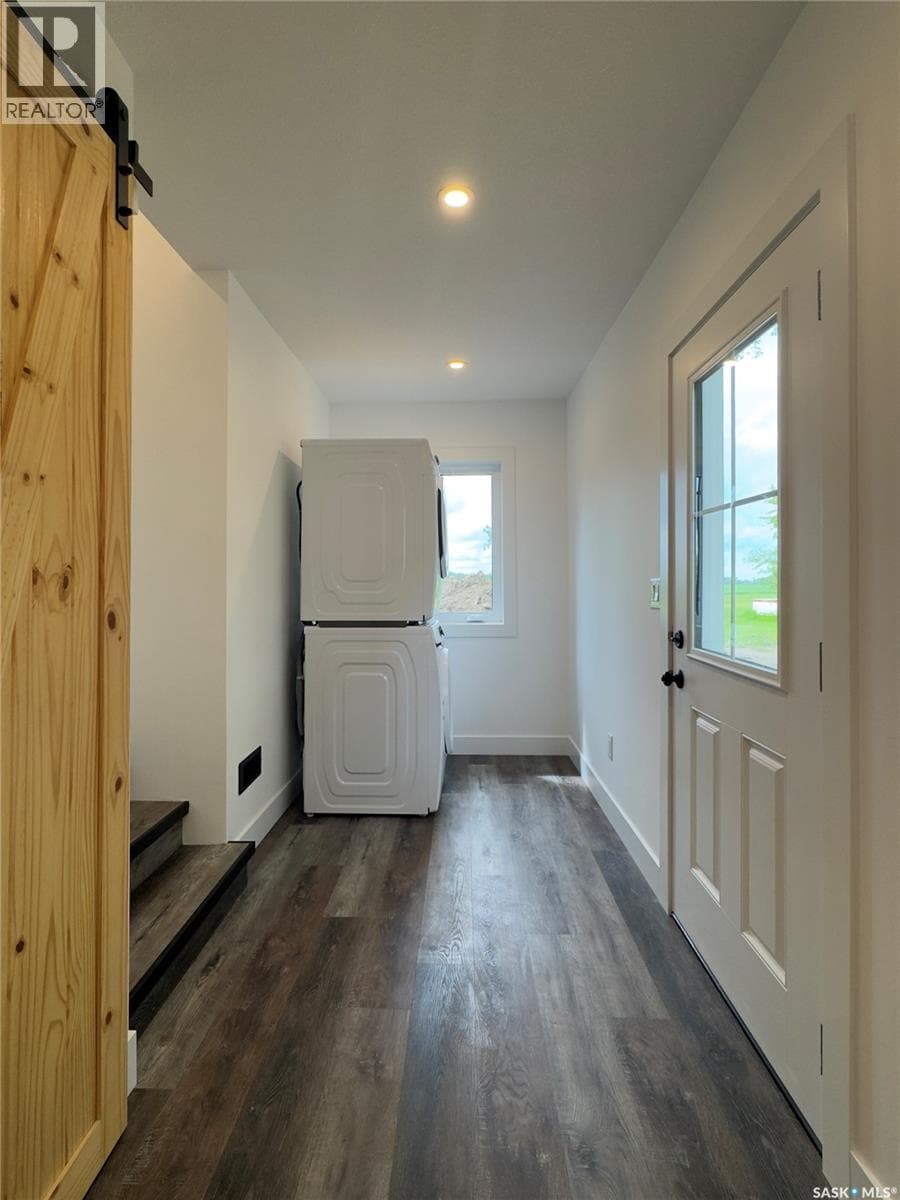 324 Penner STREET — photo 4