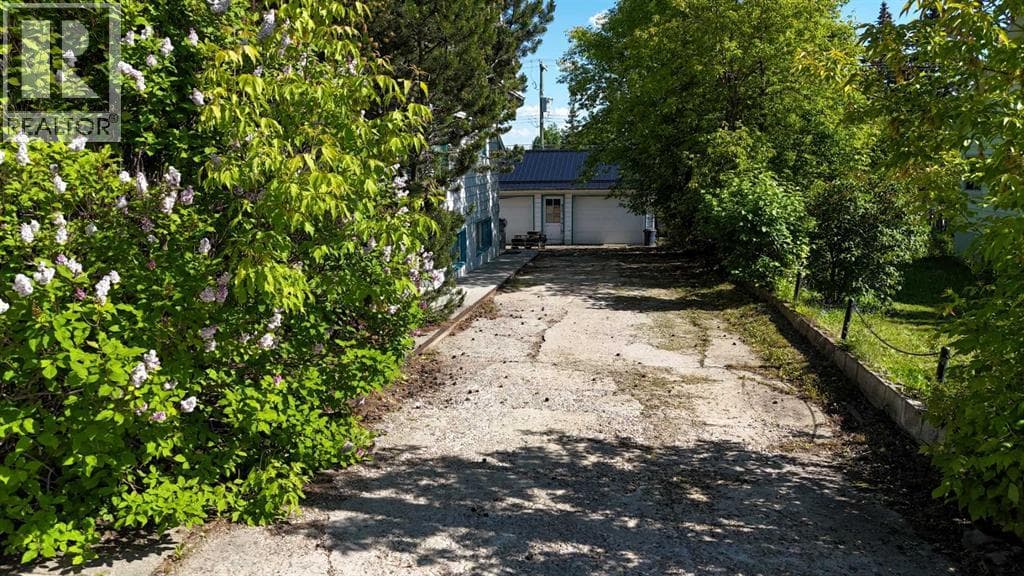 4711 5 Avenue — photo 3