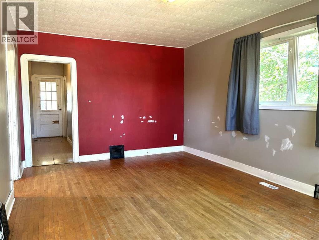 1077 Braemar Street SE — photo 5