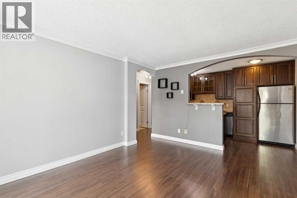 302, 110 24 Avenue SW — photo 3