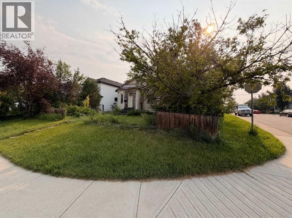 2401 26 Street SW — photo 4
