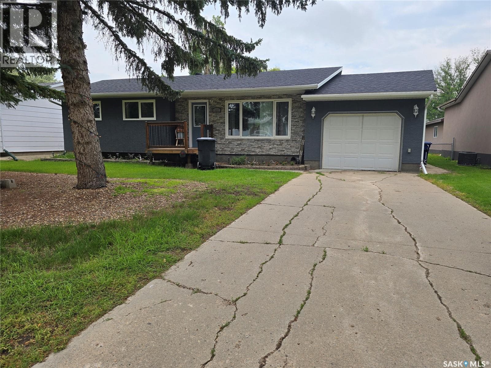 619 BRIMACOMBE DRIVE — photo 2
