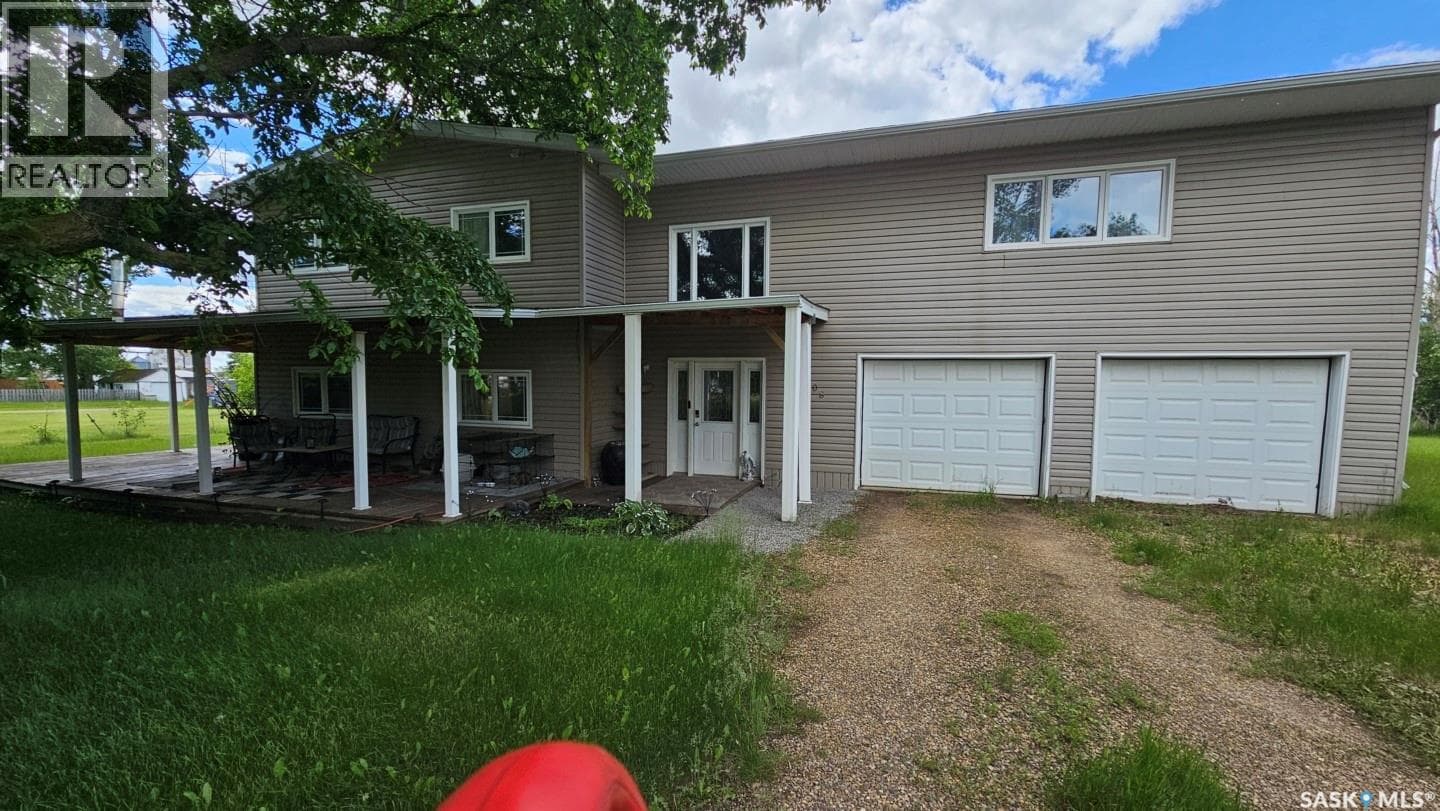 208 Warwick STREET — photo 4