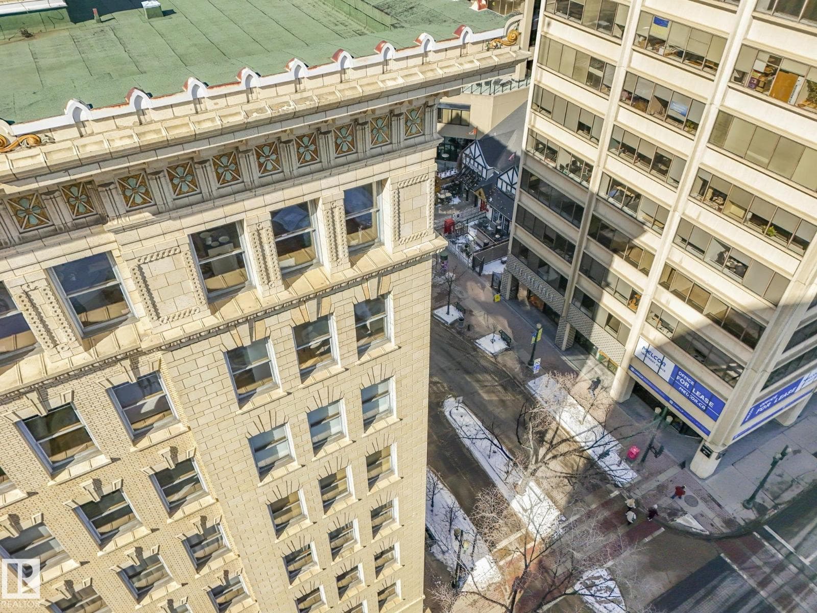 #807 10134 100 ST NW