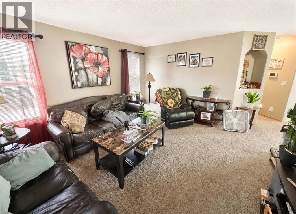 660 Red Oak Close — photo 2