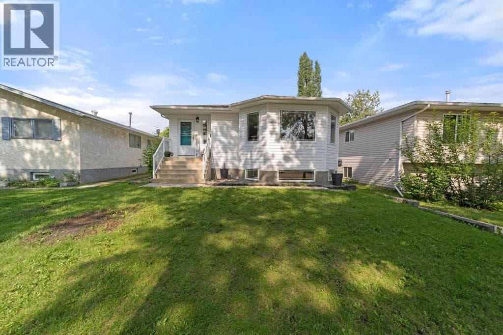 5224 43 Street — photo 3