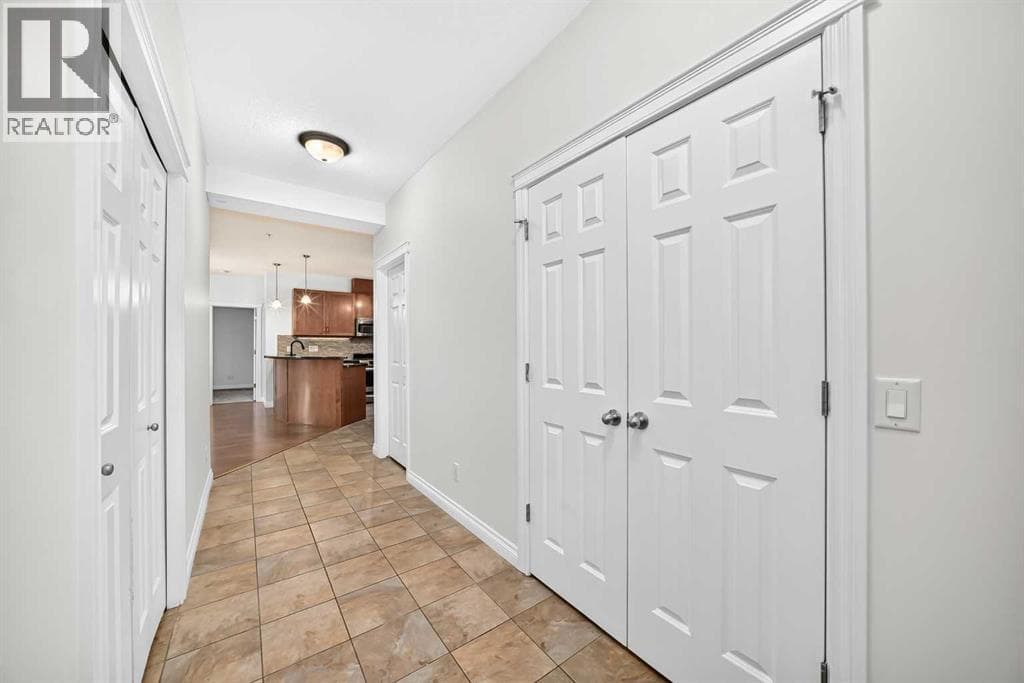 103, 4 Hemlock Crescent SW — photo 4