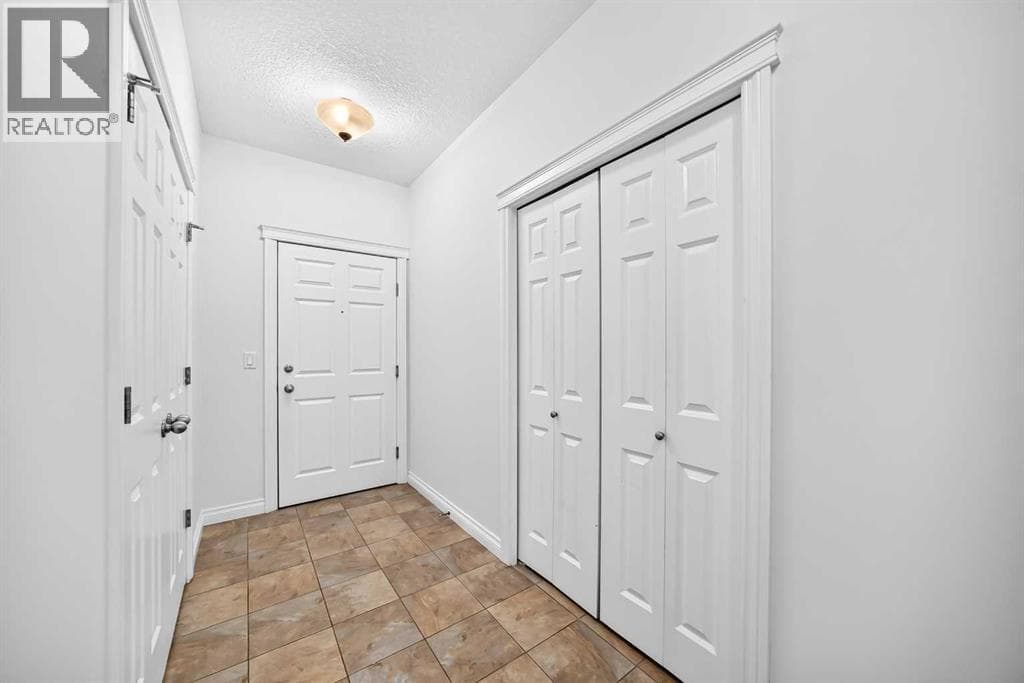 103, 4 Hemlock Crescent SW — photo 3