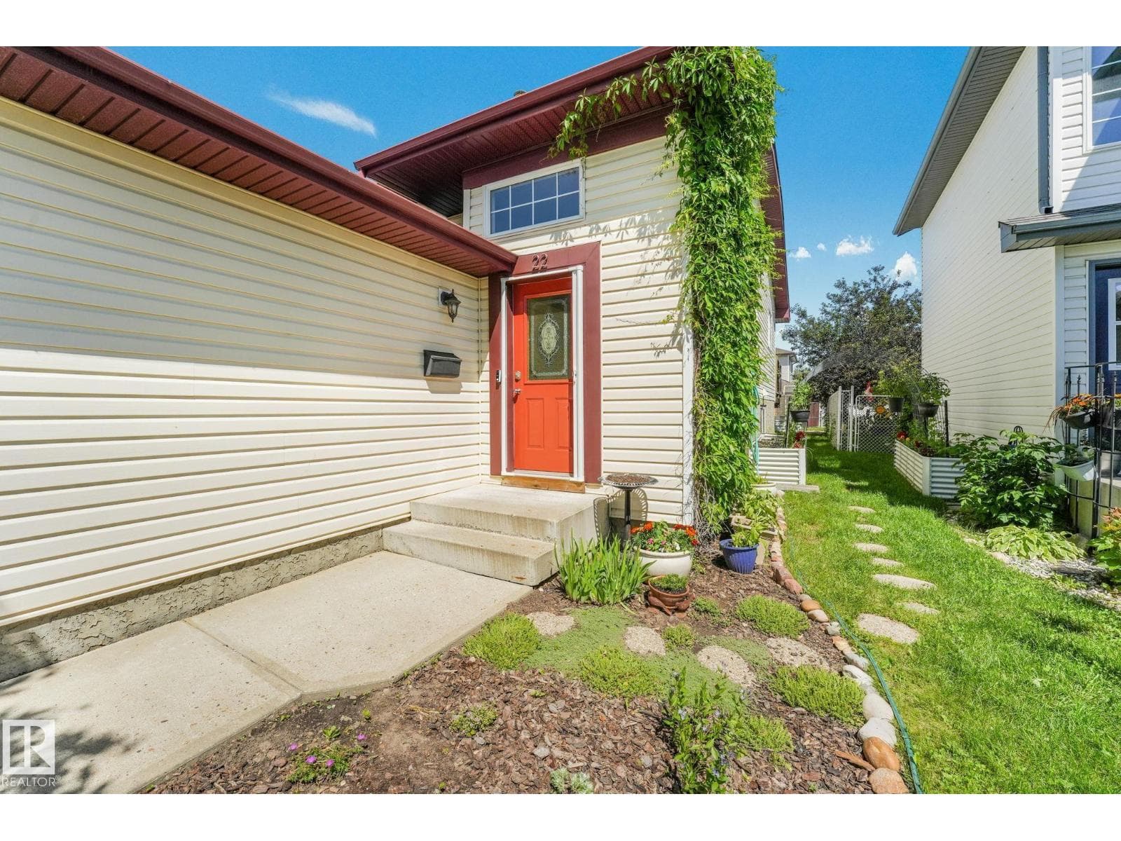 22 LANDSDOWNE DR — photo 2