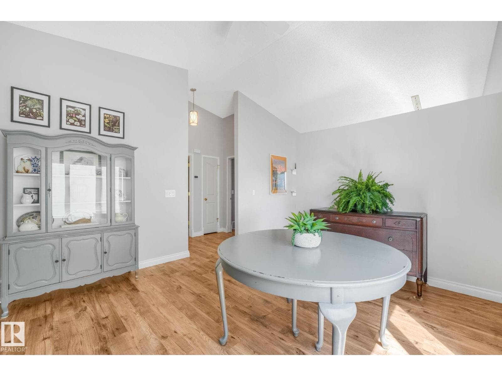 22 LANDSDOWNE DR — photo 5