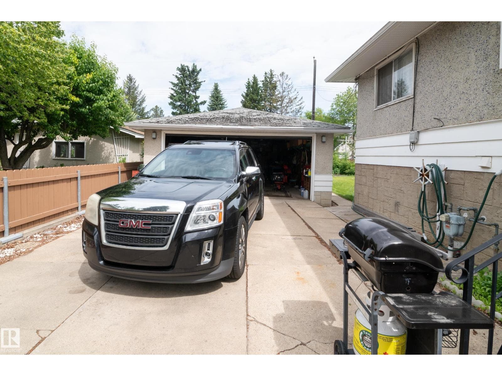 8316 73 AV NW — photo 5