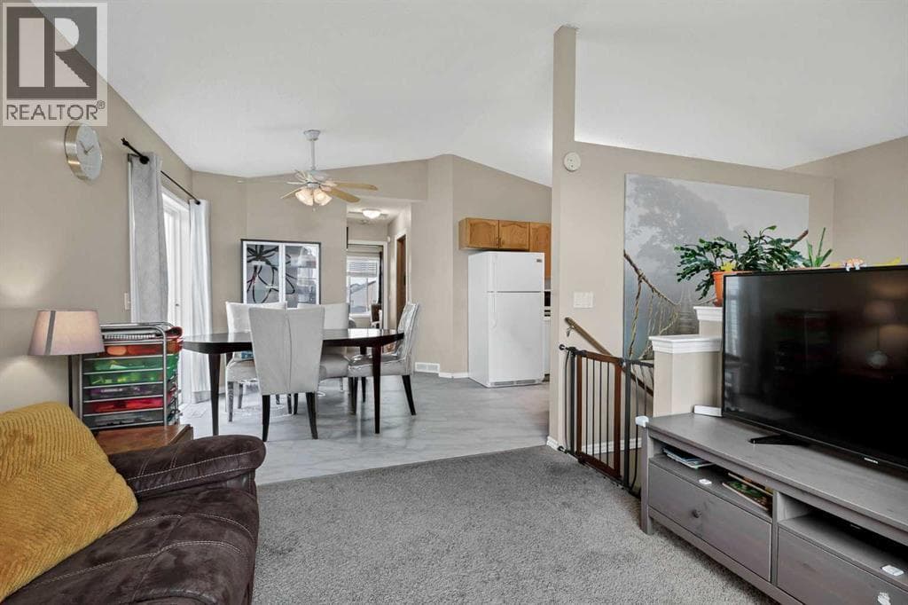135 Covewood Close NE — photo 5
