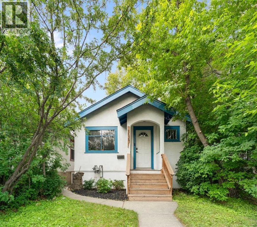2115 14 Street SW — photo 2
