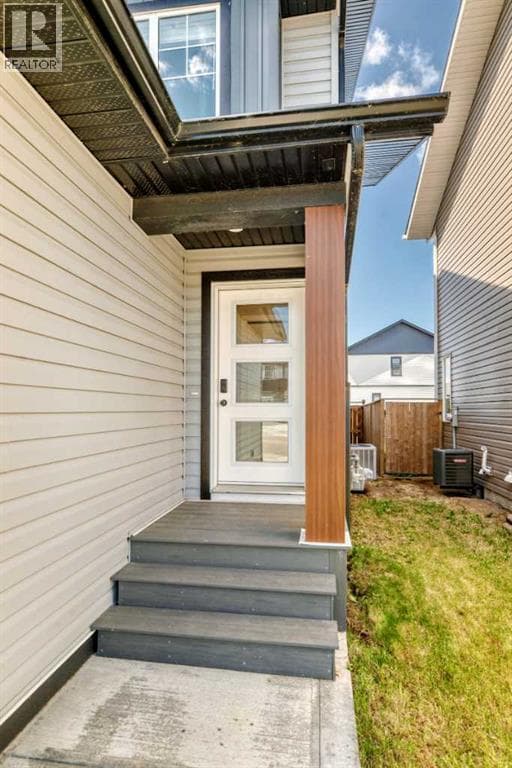 30 Iron Gate Boulevard — photo 2