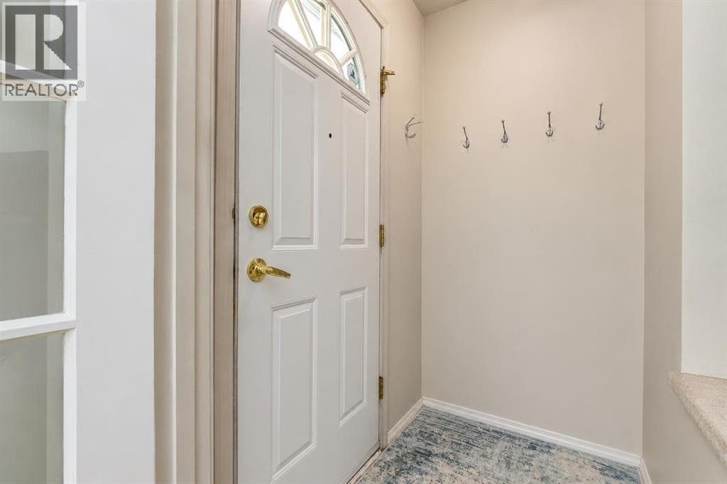 383 Killarney Glen Court SW — photo 4