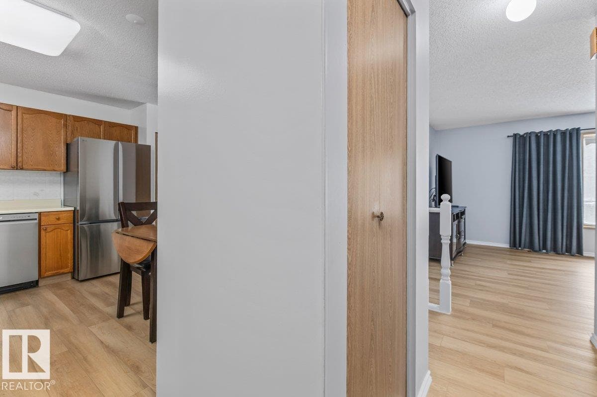 219 KNOTTWOOD RD NW — photo 2