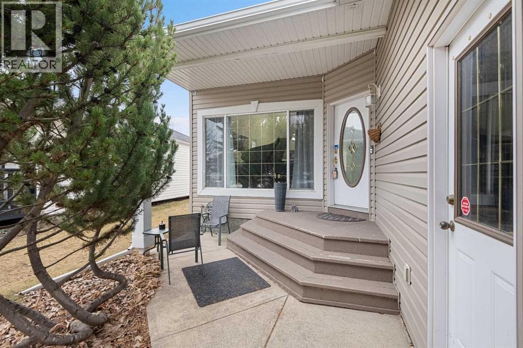 704 Woodside Drive NW — photo 3