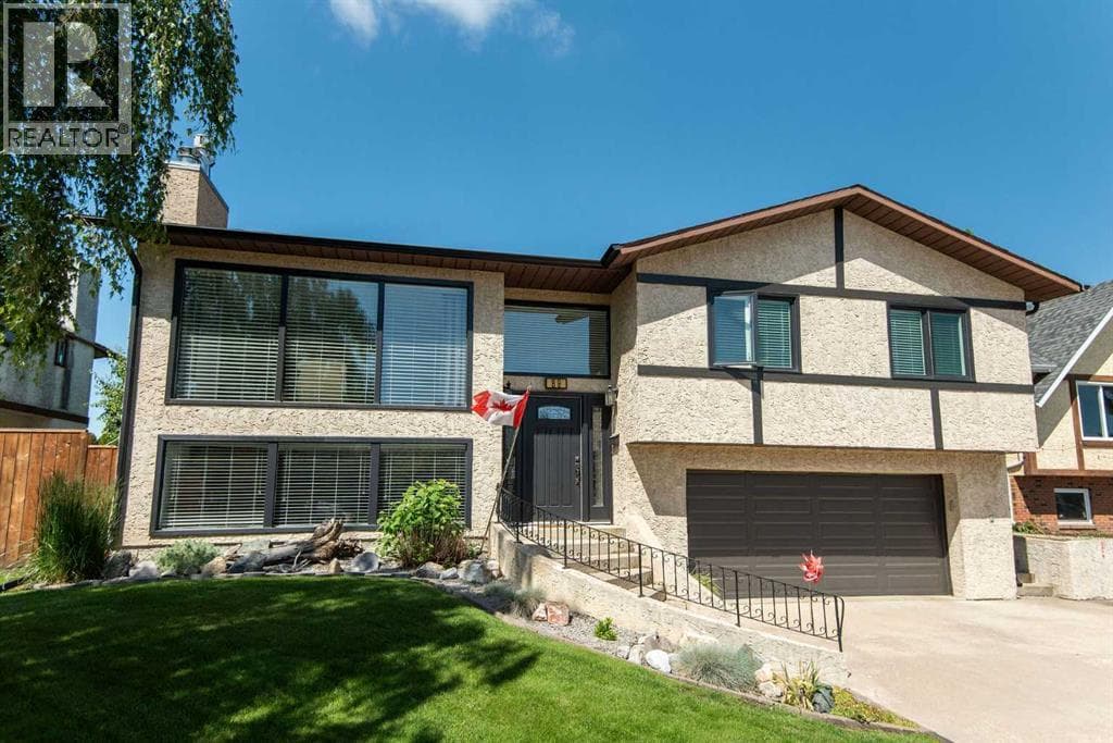 89 McCullough Crescent — photo 2