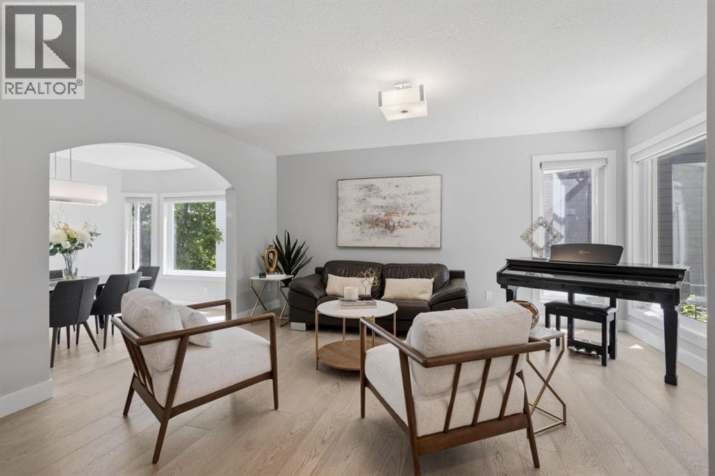 30 Strathcona Road SW — photo 3